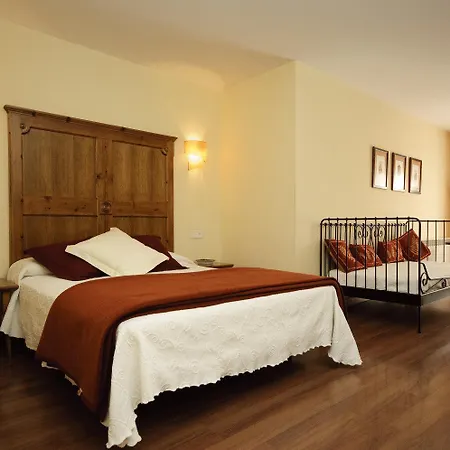 Szálloda Pirineos Castejón de Sos