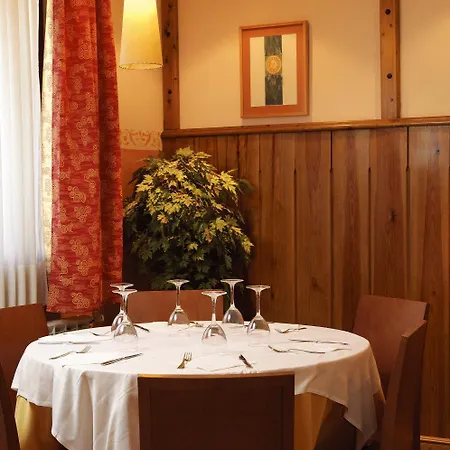 Pirineos Szálloda