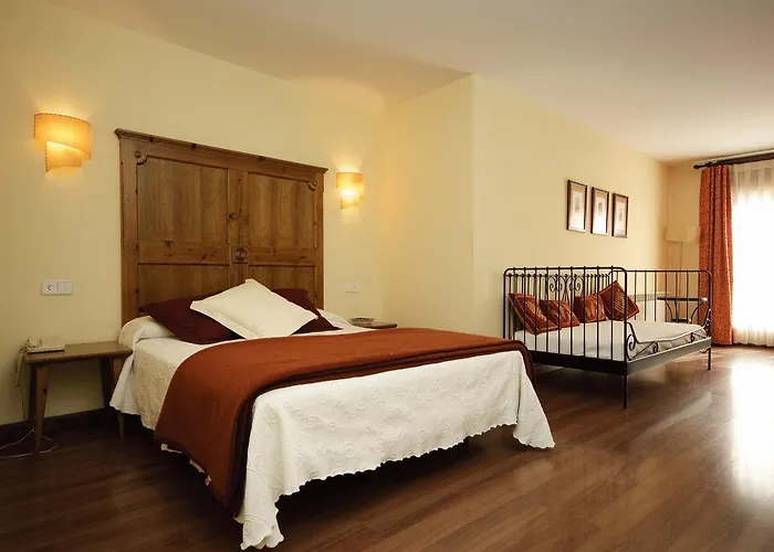 Hotell Pirineos Castejón de Sos