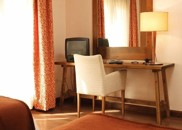 Hotell Pirineos